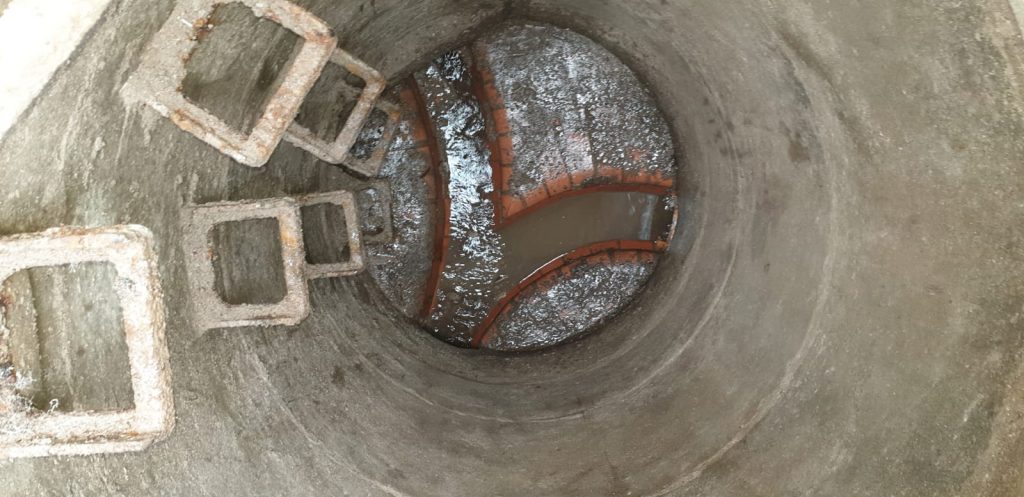 ​NETTOYAGE DES PUITS D’INSPECTION, DES STATIONS DE RELEVAGE ET DES POMPES DE DRAINAGE